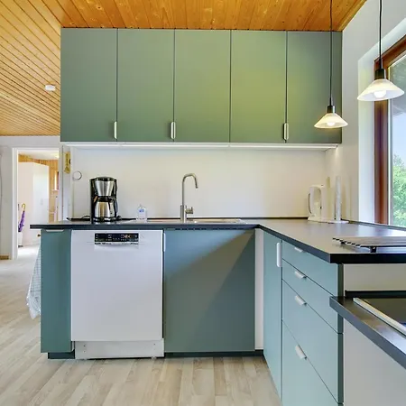 Merita - 1-1km From The Sea By Interhome